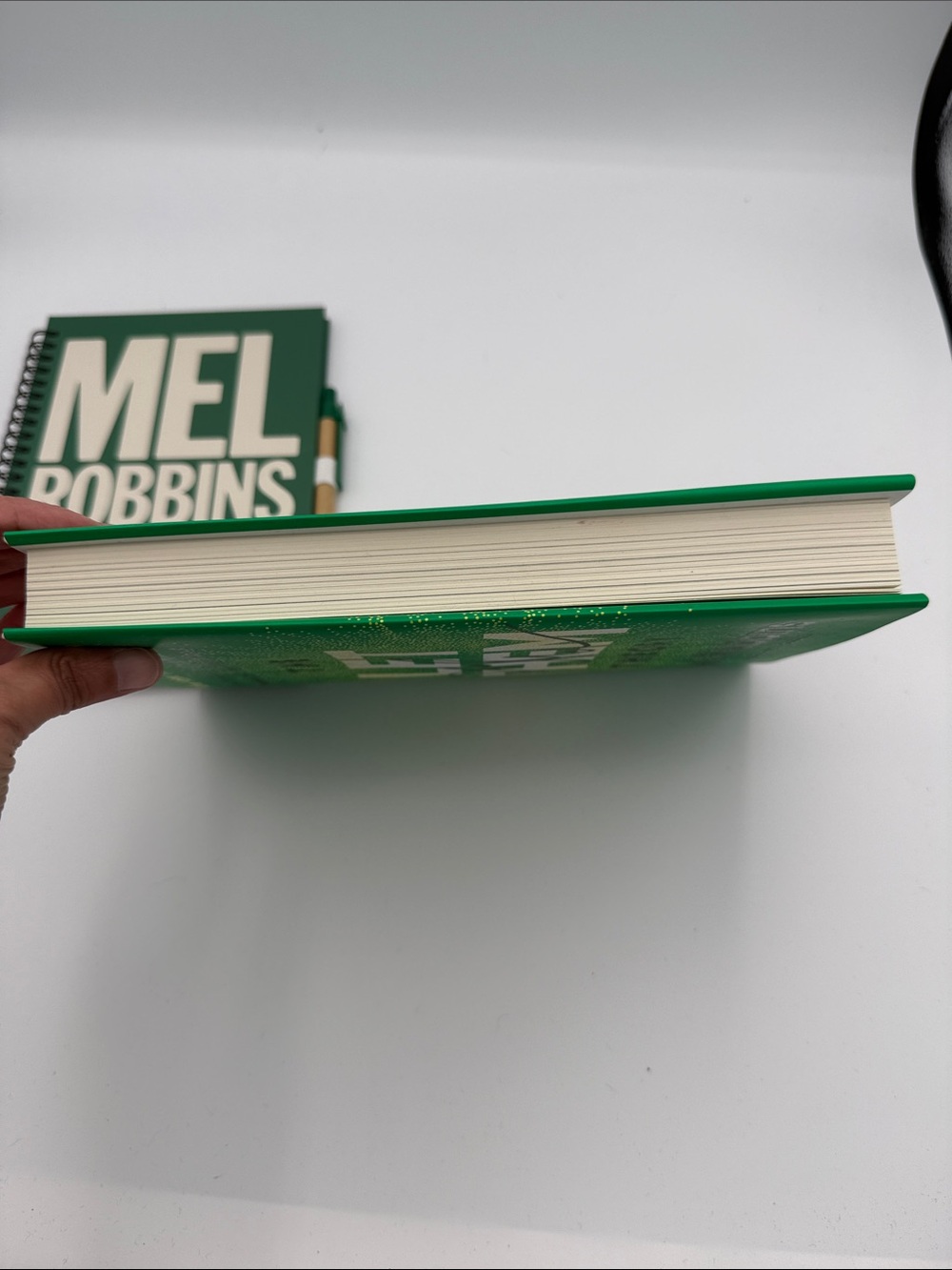Autographed Mel Robbins Let Them book and notepad from 2026 tour - Picture 2 of 4